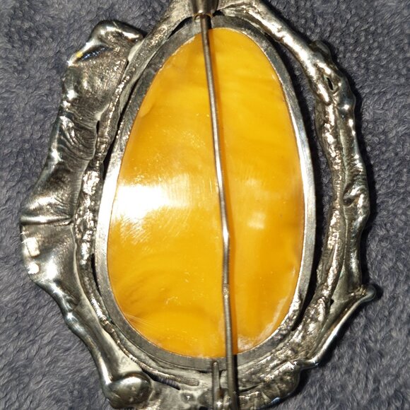 Fabulous Antique Natural Butterscotch Egg Yolk Amber Brooch European Origin - Picture 7 of 11
